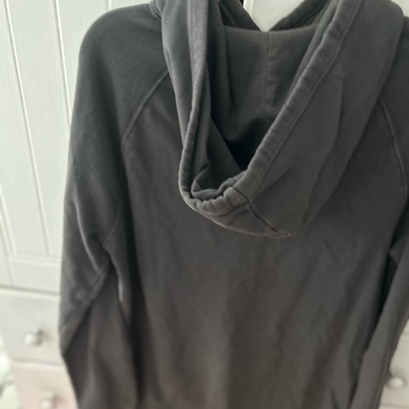 GOODFELLOW & Co Women’s Gray Hoodie with Bear and Star Design, Tie Neck, Pocket - Picture 3 of 5